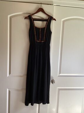 Doe & Rae Black Sleeveless Maxi Dress with Embroidered Trim Size Small